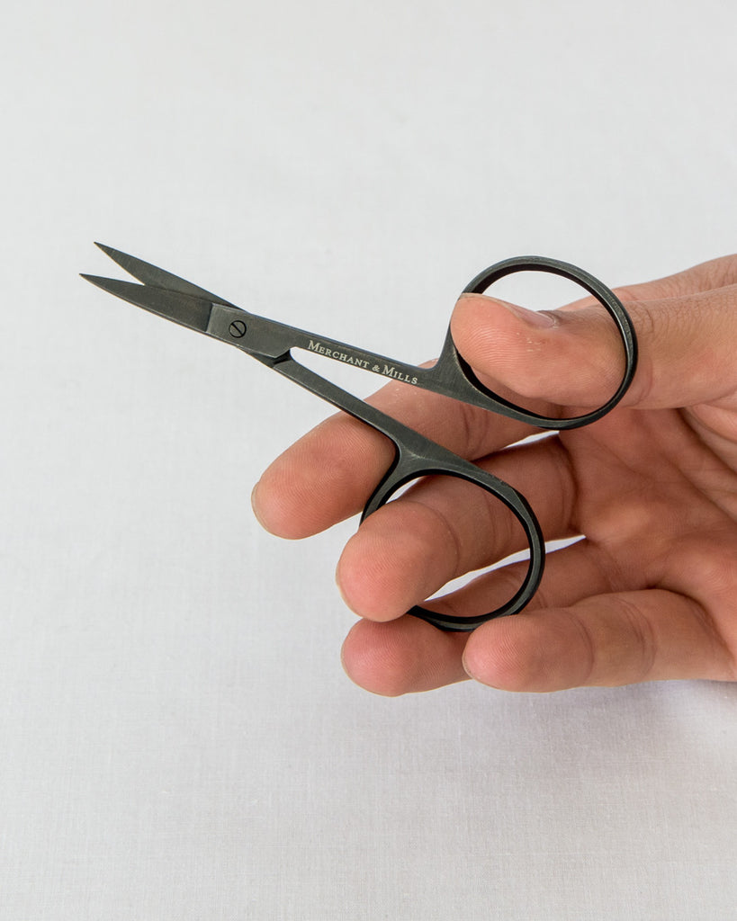 Wide Bow Scissors - Thread Theory - 2